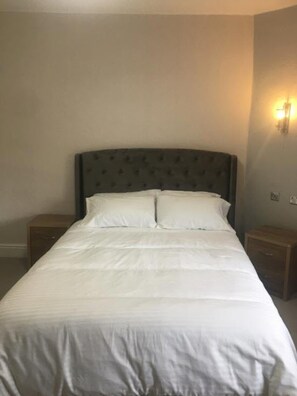 ห้องดีลักซ์ดับเบิลหรือทวิน, 1 ห้องนอน | เครื่องนอนระดับพรีเมียม, เตียงเมมโมรีโฟม, เตารีด/โต๊ะรีดผ้า, Wi-Fi ฟรี