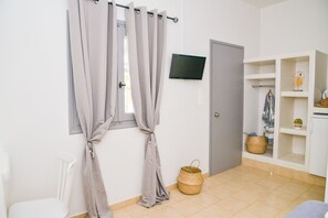 Deluxe Double Room, Sea View, Sea Facing (Mini Pool)