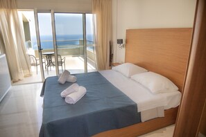 Villa, 4 Schlafzimmer, eigener Pool | 4 Schlafzimmer, kostenloses WLAN, Bettwäsche