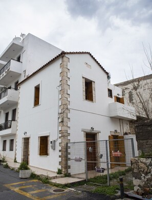Front of property - Luxury Maisonette, Big Yard (Chania)