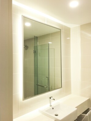 Antwerp Studio C2106 | Bathroom | Shower, hair dryer, towels, soap - The Nest KL Gateway (Kuala Lumpur)