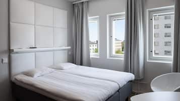 Laptop workspace, blackout drapes, soundproofing, free WiFi