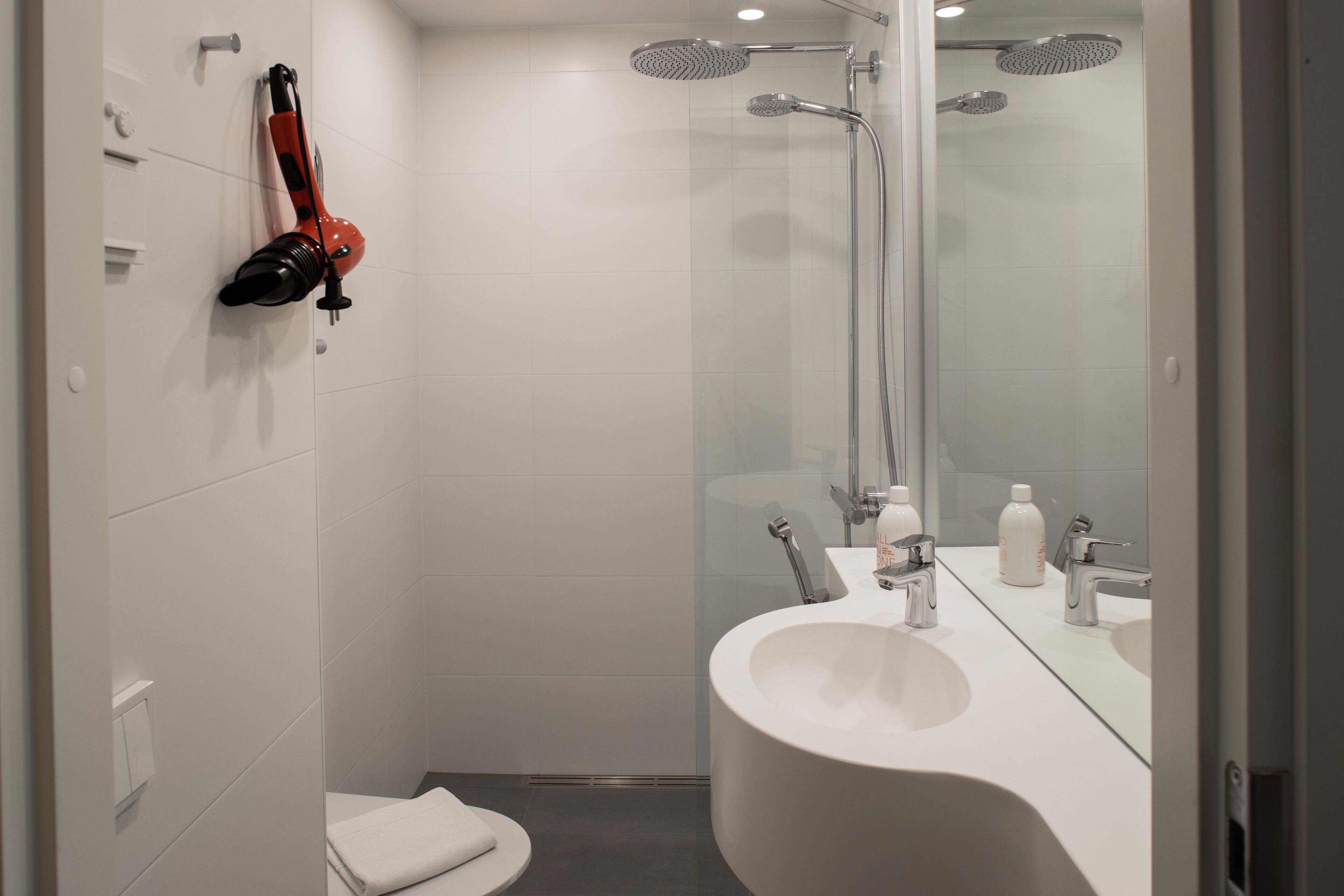 shower, rainfall showerhead, hair dryer, heated floors