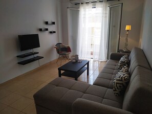 Appartement, 2 slaapkamers | Woonkamer | Flatscreentelevisie