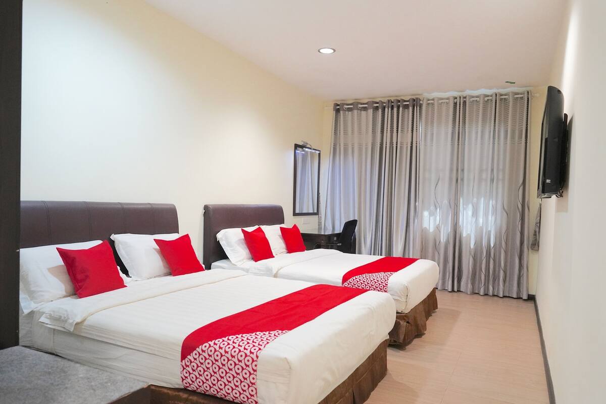 Family Room | Free WiFi, bed sheets