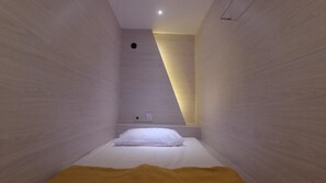 Shared Dormitory, Mixed Dorm | Free WiFi, bed sheets - The Packer Box - Hostel (Penida Island)