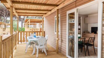 Superior Mobile Home | Outdoor dining