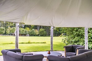 Kamer, 1 twee- of 2 eenpersoonsbedden, privébadkamer | Terras