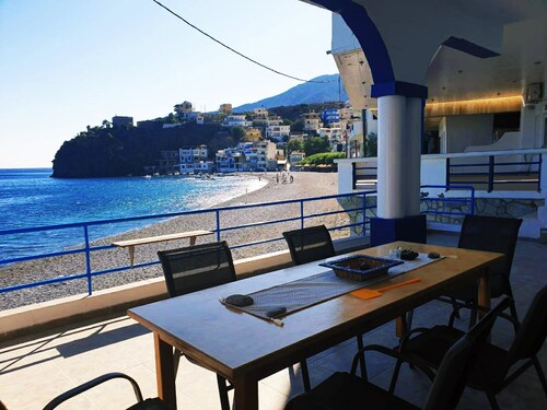 Seaside Cozy House ON THE SEASouth Crete