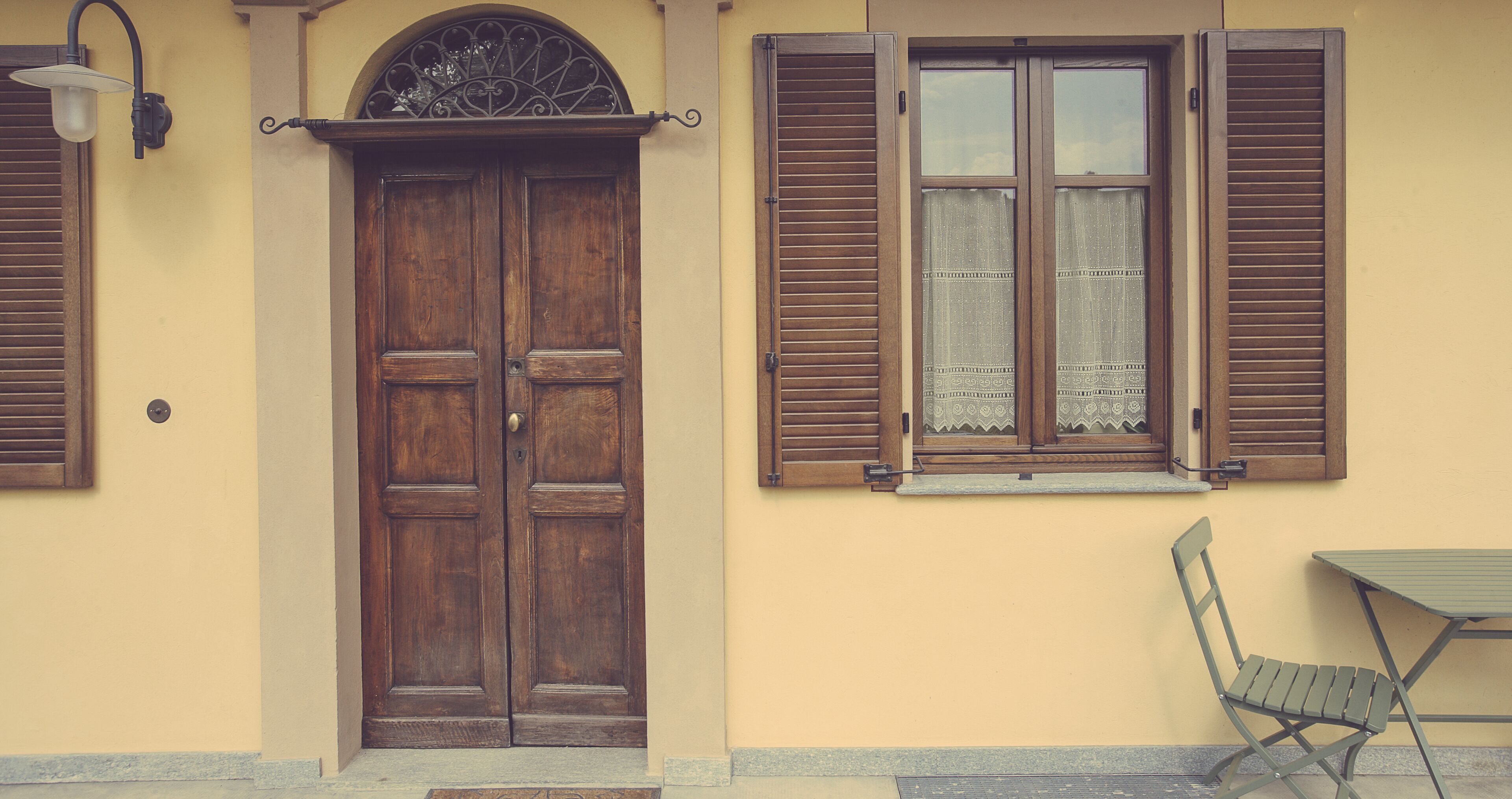 Pintu masuk properti