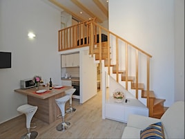 Estúdio (Studio Apartment) | Opções para refeição no quarto