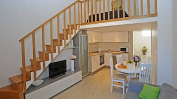 Studio (Comfort Studio Apartment) | Lit de bébé (supplément), accès au Wi-Fi (inclus)