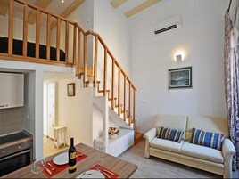 Estúdio (Studio Apartment) | Berços (sobretaxa), Wi-Fi de cortesia