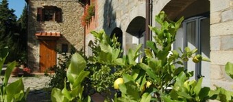 3 Rooms Flat in a Green Tuscany Valley