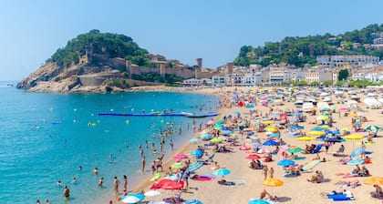 Club Villamar - Découvrez le charme paisible d'une villa isolée à Tossa de Mar, à 250 mÚtres de l...