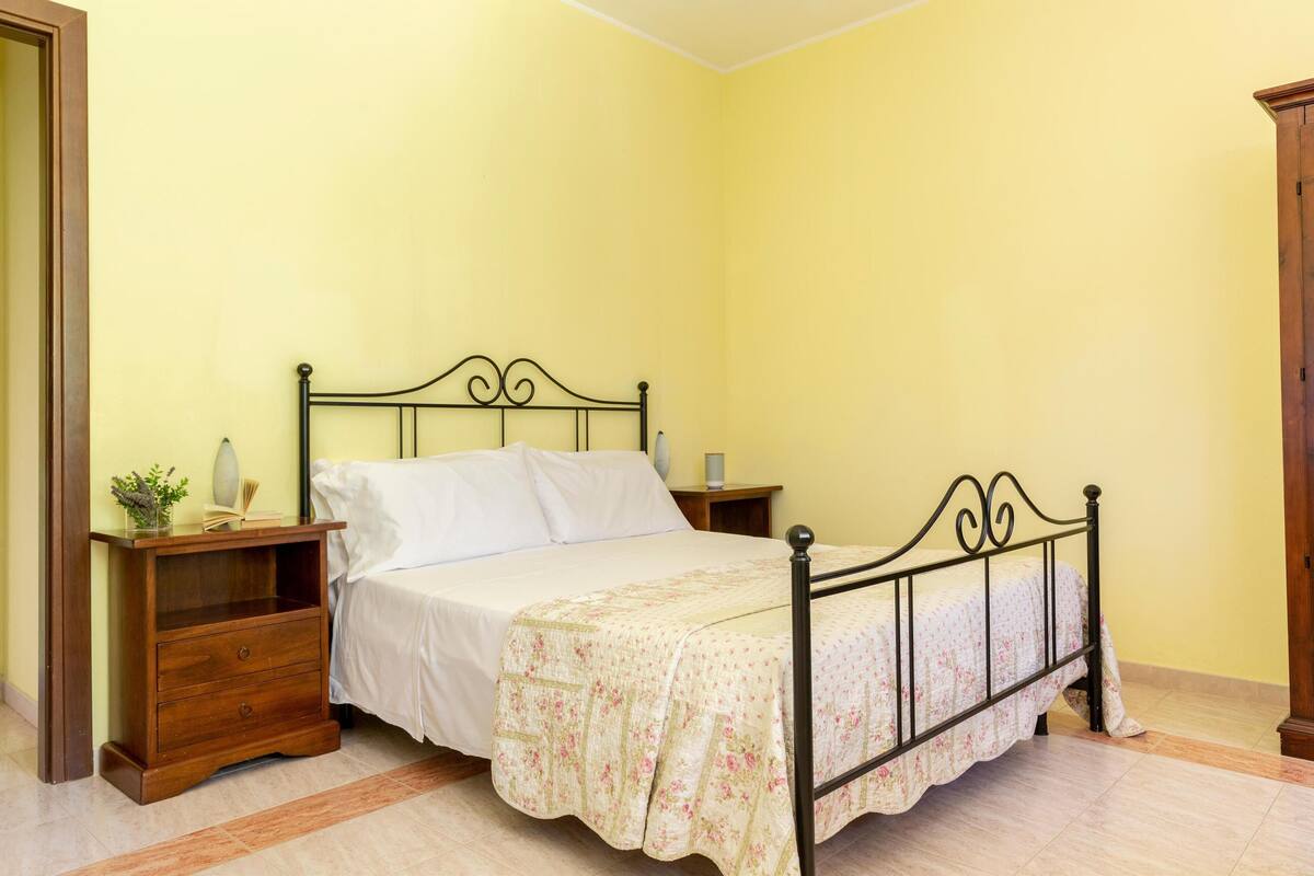 1 bedroom, in-room safe