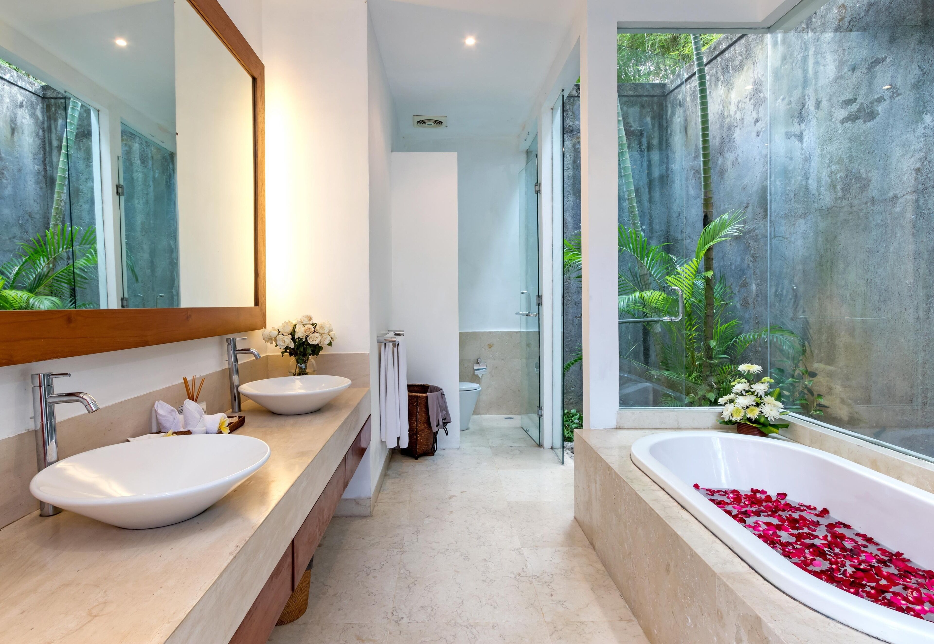 Villa, 4 Bedrooms | Bathroom | Hair dryer, slippers, towels, soap