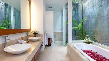 Villa, 4 Bedrooms | Bathroom | Hair dryer, slippers, towels, soap