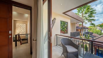 Villa, 3 Bedrooms | Balcony