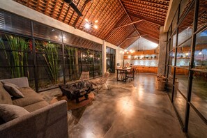 Villa, 3 Schlafzimmer | Wohnbereich | LCD-Fernseher, DVD-Player