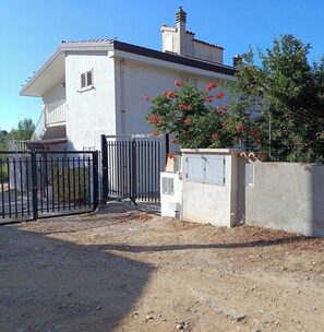Apartamento, 2 quartos, para fumantes, varanda | Fachada