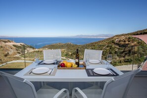 Outdoor dining - Luxury Suite Thalia - Amazing Sea View (Malevizi)
