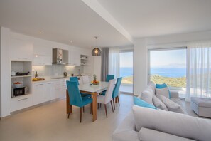 Living area - Luxury Suite Thalia - Amazing Sea View (Malevizi)
