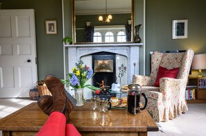Cabin, Multiple Beds | Living room
