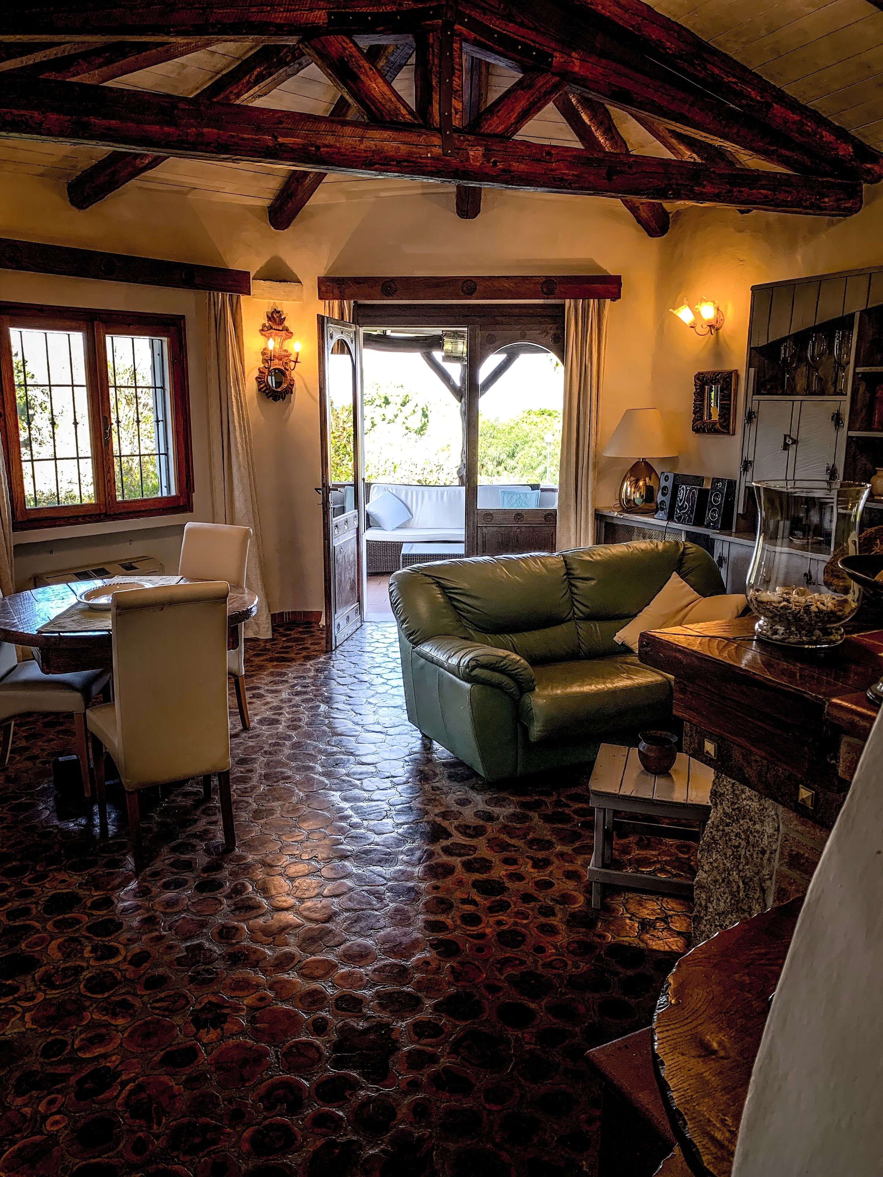 House, 3 Bedrooms, Smoking, Balcony | Lounge