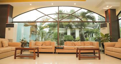 Bohol Plaza Resort and Restaurant