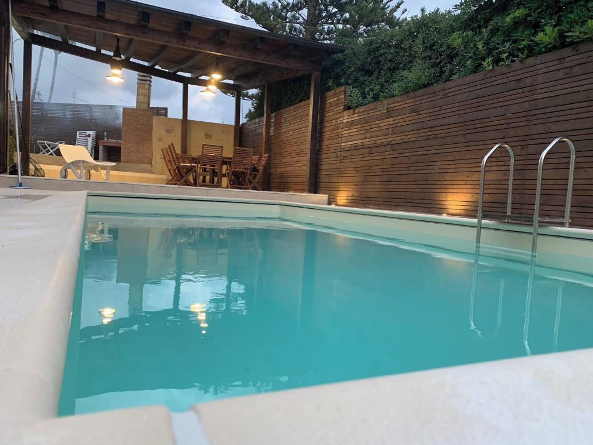 Apartamento, 2 habitaciones, fumadores, piscina privada | Piscina | Una piscina al aire libre