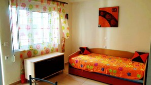 Appartement, 2 chambres, balcon | 2 chambres, fer et planche à repasser, Wi-Fi gratuit