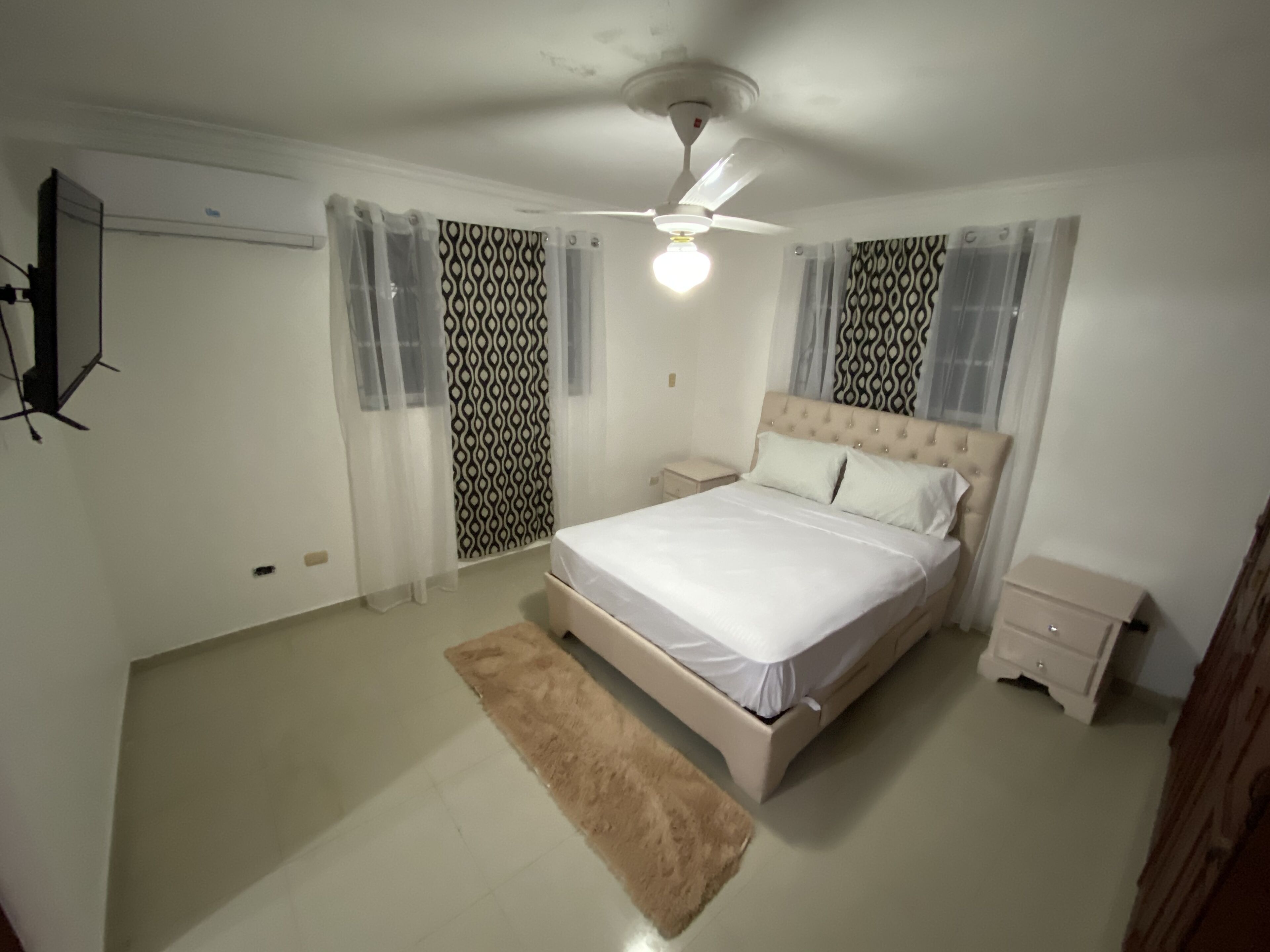 2 bedrooms, in-room safe, desk, iron/ironing board