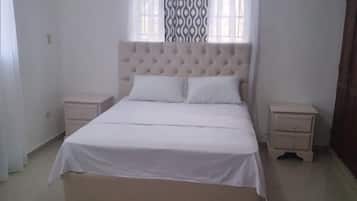 2 bedrooms, in-room safe, desk, iron/ironing board