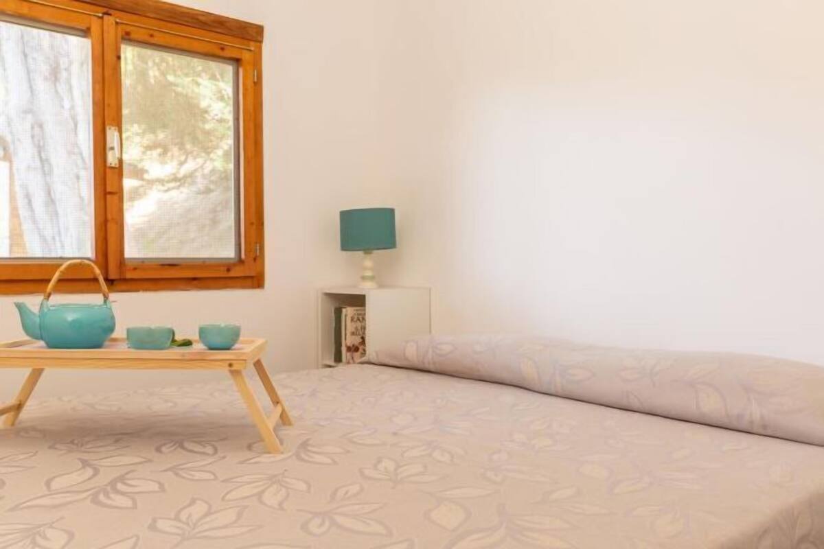 1 bedroom, bed sheets