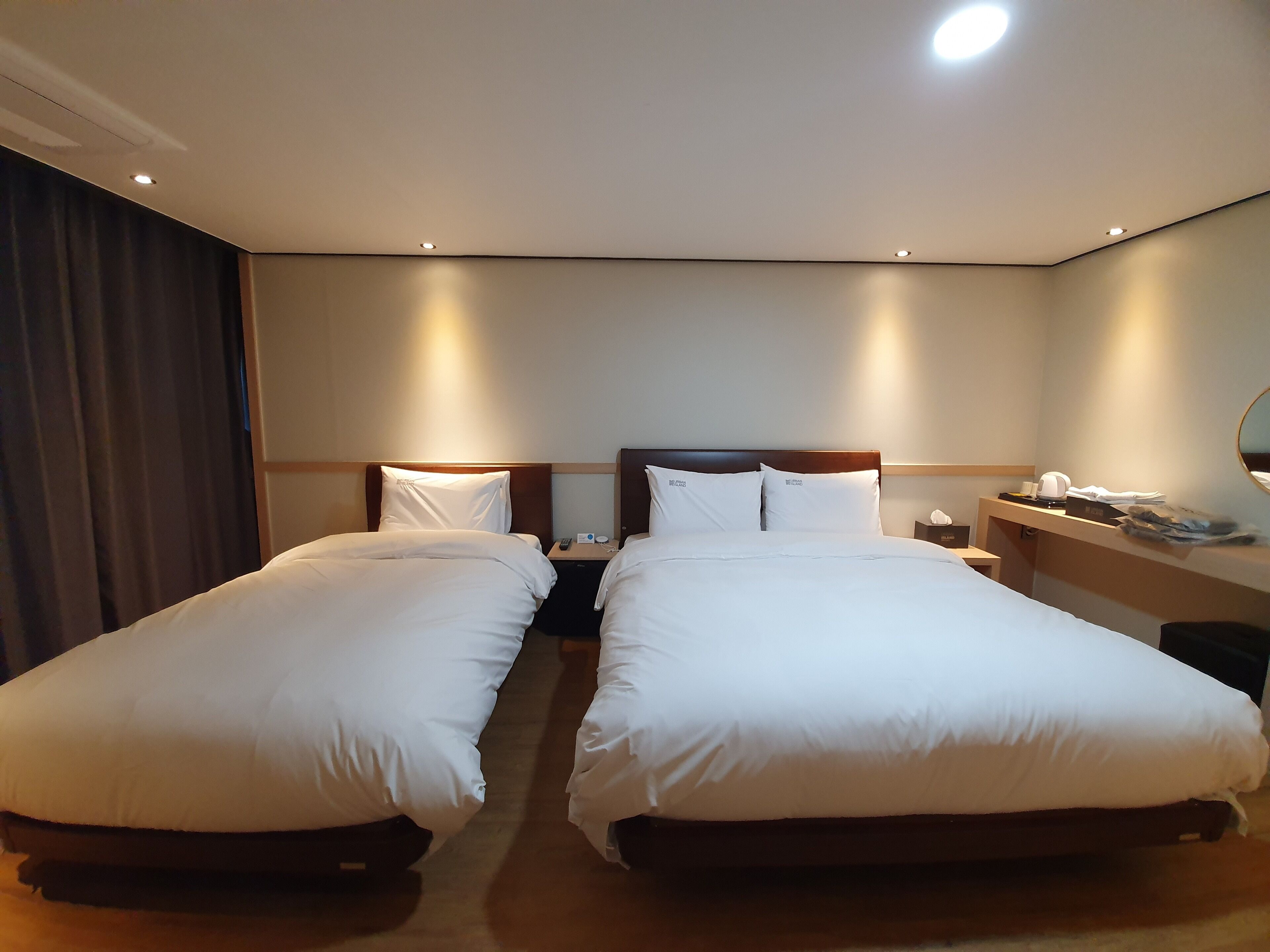 twin room, non smoking, ocean view | down duvets, desk, blackout curtains, free wifi