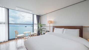 Standard Room, Non Smoking, Ocean View | Down duvets, desk, blackout curtains, free WiFi