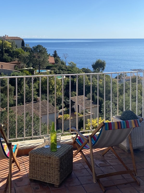 Property grounds - PROMO: Dream apartment with 3 sunny terraces full sea view. (Théoule-sur-Mer)