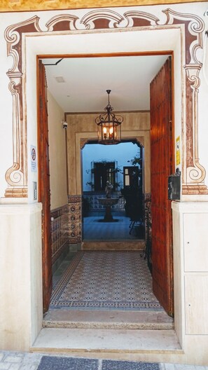 Entrada de la propiedad