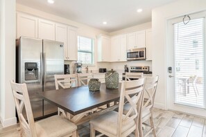 Kühlschrank, Ofen, Herdplatte, Geschirrspüler