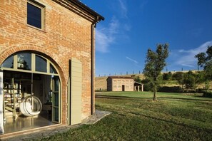 Exterior - Large villa in Tuscany Italy to rent with pool, air conditioning, views, Wi-Fi, and near Volterra (Castelfalfi)