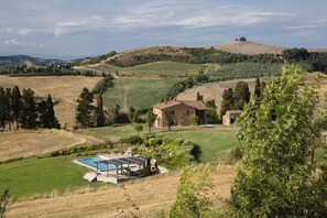 Exterior - Large villa in Tuscany Italy to rent with pool, air conditioning, views, Wi-Fi, and near Volterra (Castelfalfi)