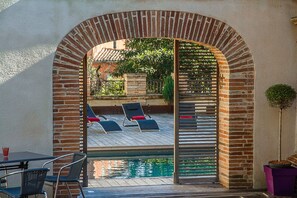 Outdoor dining - Croix de Pastel: 11 rooms - spa, hammam, swimming pool, garden (Lavaur)