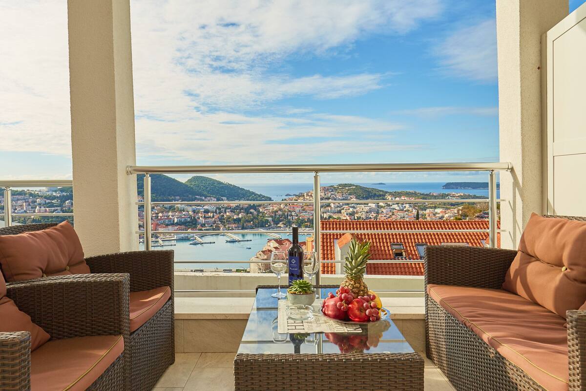 Apartamento, 2 quartos, terraço, vista para o mar | Terraço/pátio