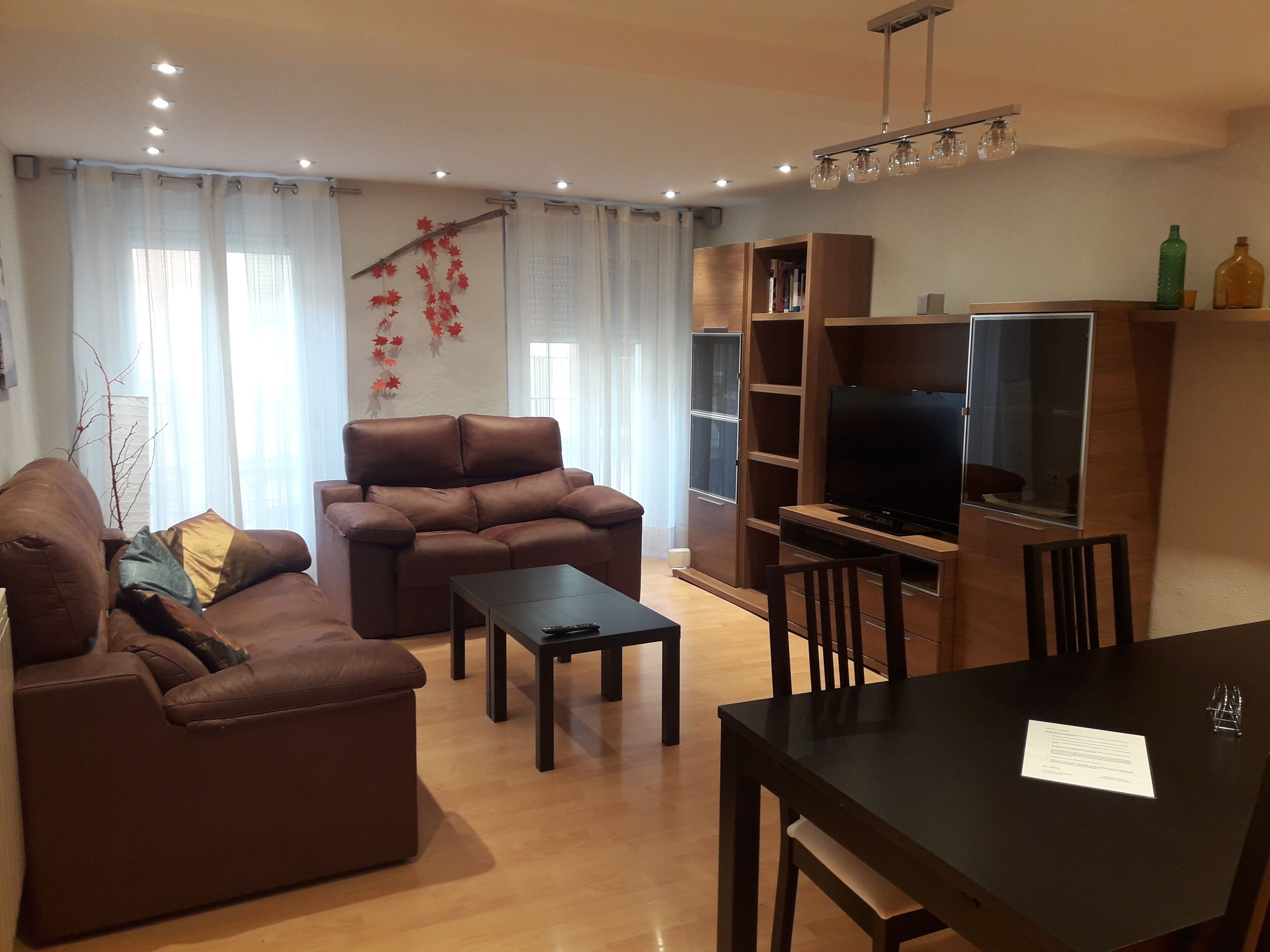 TV, DVD player, books, stereo