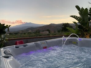 Villa, 4 habitaciones, chimenea | Piscina | Una piscina al aire libre