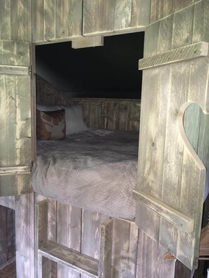 Bed sheets - Wingfield Escapes (Diss)