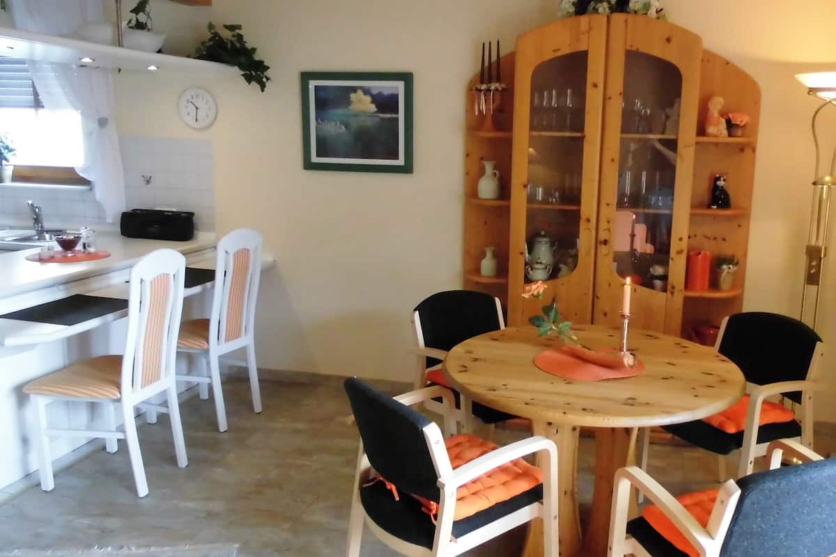 Comfort Apartment, 1 Bedroom, Accessible, Garden View (Nr. 3) | In-room dining