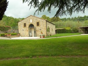Garden - Beautiful Villa in Maremma (Farnese)