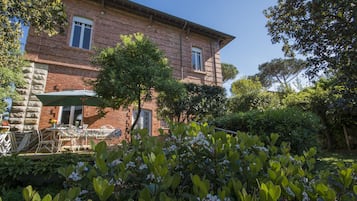 Villa, 5 Bedrooms, Smoking, Balcony | Exterior